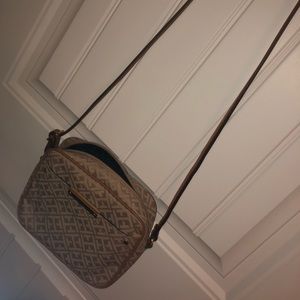 Authentic Tommy Hilfiger crossbody